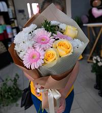 Букет цветов из:  Герберы, Розы и Хризантемы в Саянский